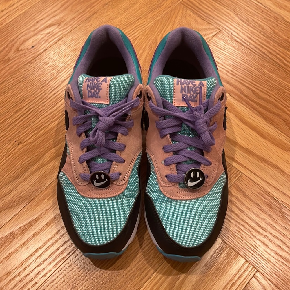 “Have A Nike Day” Air Max, size 7Y. Great condition.